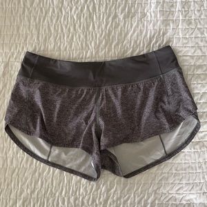 Lululemon speed up shorts! 2.5”